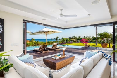 Luxury Villa Photo #18