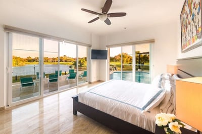 Luxury Villa Photo #45