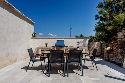 Luxury Villa Photo #8