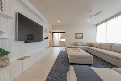 Luxury Villa Photo #22