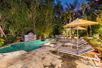 Luxury Villa Photo #4