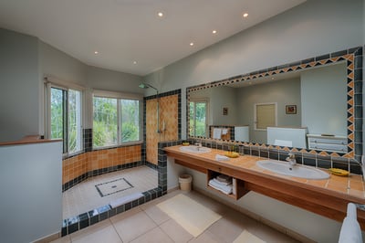 Luxury Villa Photo #31