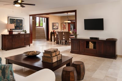Luxury Villa Photo #6
