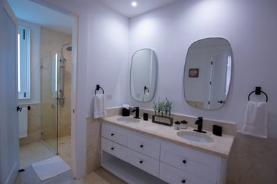 Luxury Villa Photo #42