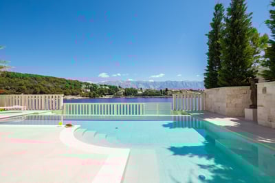 Luxury Villa Photo #13