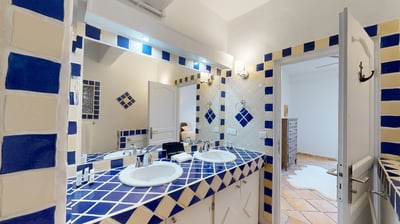 Luxury Villa Photo #45