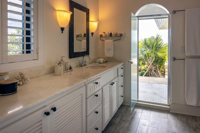 Luxury Villa Photo #16