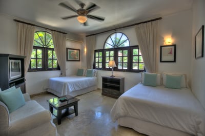 Luxury Villa Photo #17
