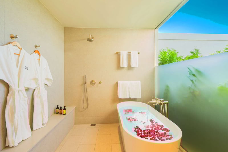 Oceanfront 2 BDM Suite