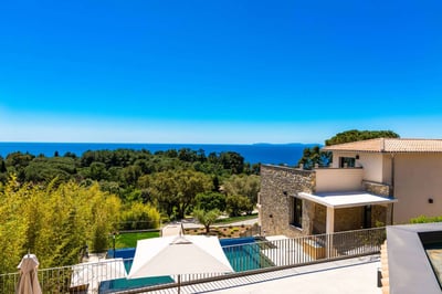 Luxury Villa Photo #18