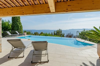 Luxury Villa Photo #5