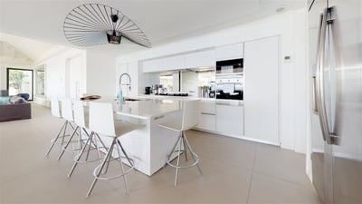 Kitchen & Dining Area