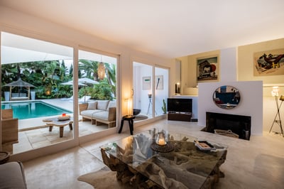 Luxury Villa Photo #11