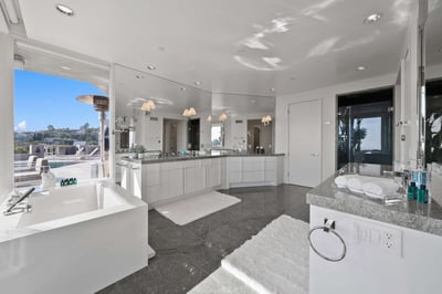 Luxury Villa Photo #24