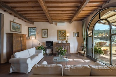Luxury Villa Photo #17