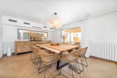 Luxury Villa Photo #16