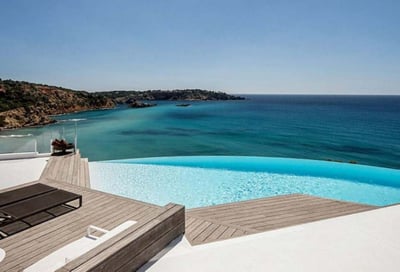 Luxury Villa Photo #6