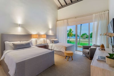 Luxury Villa Photo #26
