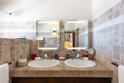 Luxury Villa Photo #34