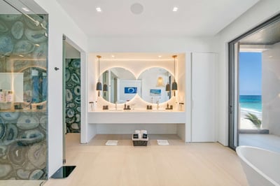 Luxury Villa Photo #37