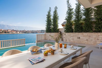 Luxury Villa Photo #33
