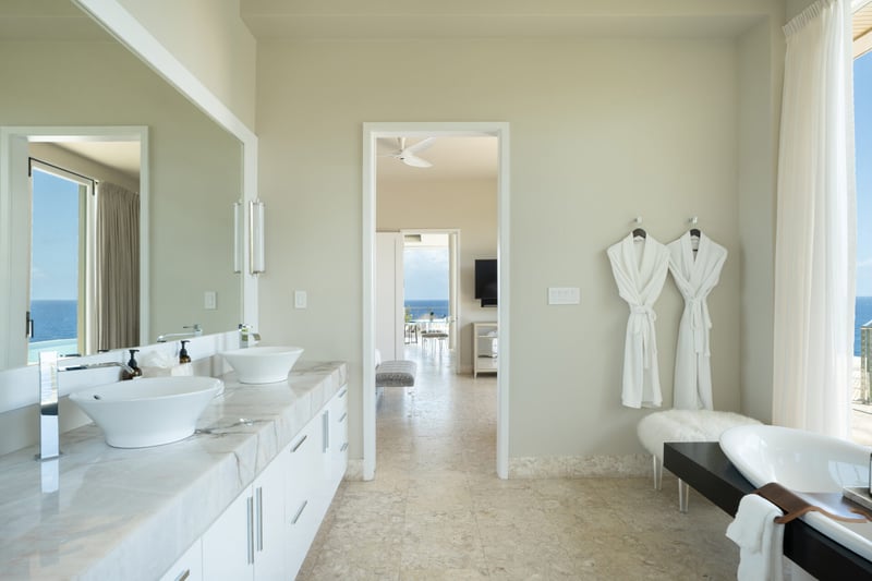 Cliff Penthouse Suite