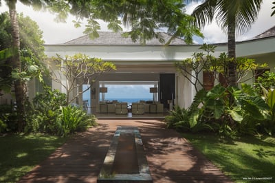 Luxury Villa Photo #3