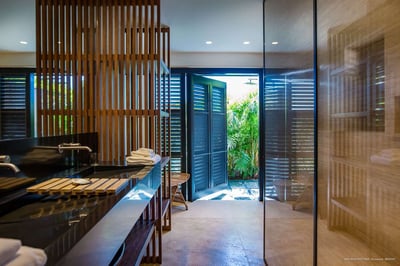 Luxury Villa Photo #41