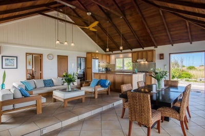Luxury Villa Photo #18