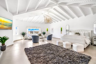Luxury Villa Photo #19