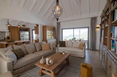 Luxury Villa Photo #9