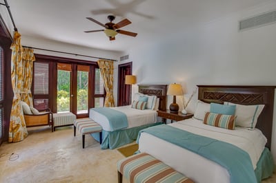 Luxury Villa Photo #27
