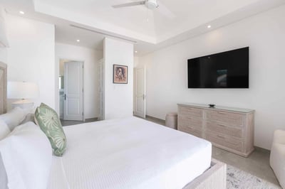 Luxury Villa Photo #12