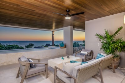 Luxury Villa Photo #13