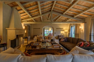 Luxury Villa Photo #18