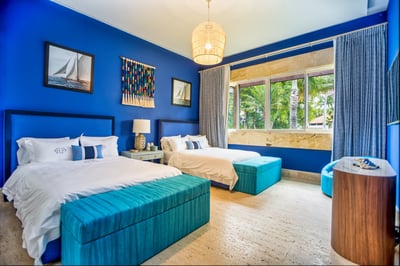 Luxury Villa Photo #33