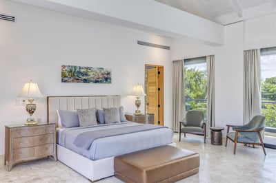 Luxury Villa Photo #13
