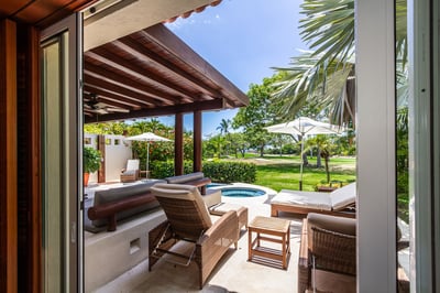 Luxury Villa Photo #25