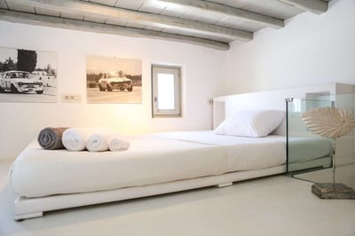 Luxury Villa Photo #14