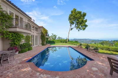 Luxury Villa Photo #3