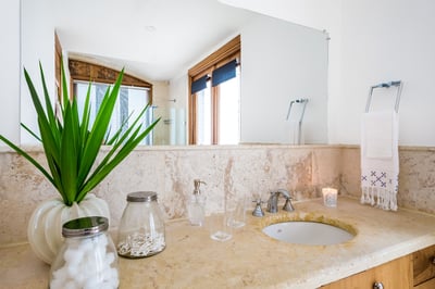 Luxury Villa Photo #32