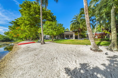 Luxury Villa Photo #46