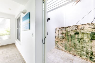 Luxury Villa Photo #36