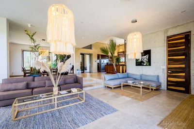 Luxury Villa Photo #34