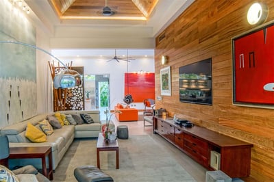 Luxury Villa Photo #6
