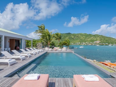 Luxury Villa Photo #2