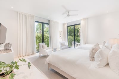 Luxury Villa Photo #35