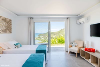 Luxury Villa Photo #23