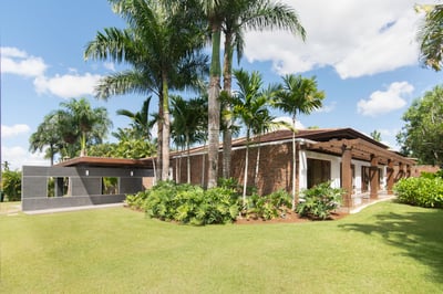 Luxury Villa Photo #24
