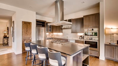 Kitchen with large island